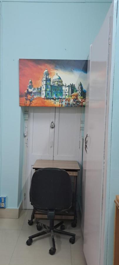 A Home Away From Home Калькутта Экстерьер фото